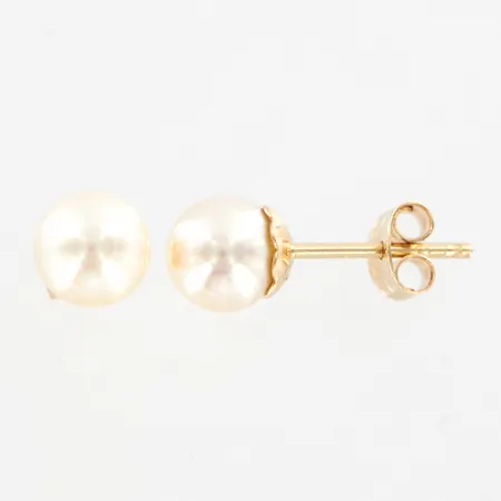 Ett par örhängen med odlade pärlor, Ø6mm, 18K Vikt: 1,2 g