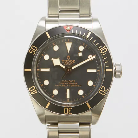 Herrur Tudor Black Bay 58, stål, automatisk, Ø 39mm, refnr: 79030N, serienr: 03528U3, cal. MT5402, safirglas, stållänk, extra länkbitar, viklås, mindre repor på viklås, garantikort 2024, manual, box, ytterkartong. 