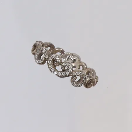 Ring med stenar, stl 17¾, bredd 4mm, Silver 925/1000 Vikt: 2,5 g