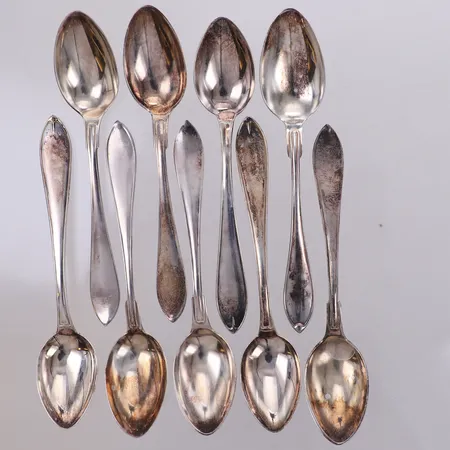 9 Skedar, modell Svensk Spetsig, längd 11cm, silver 830/1000 Vikt: 91,1 g