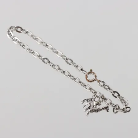 Armband med en berlock, längd 19cm, bredd 4mm, silver 835 Vikt: 6,6 g