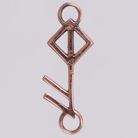 Hänge, nyckel, 20mm,  gravyr, saknar ögla, roséguld 14K Vikt: 0,5 g