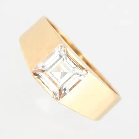 En bit guld. en ring med pärlor, defekter,/skevheter, 18K Vikt: 3,8 g