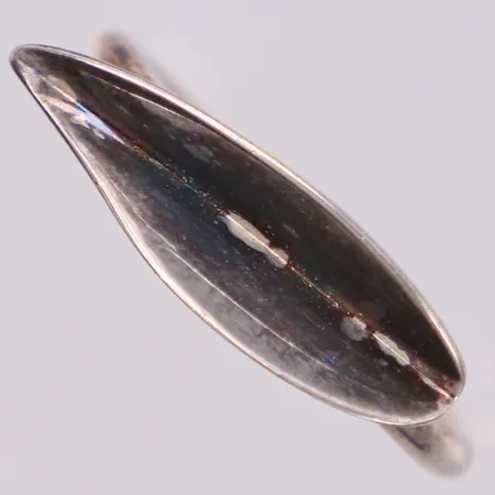 Ring, stl 17¾, bredd: 2-6,4mm, 925/1000 silver Vikt: 2,6 g