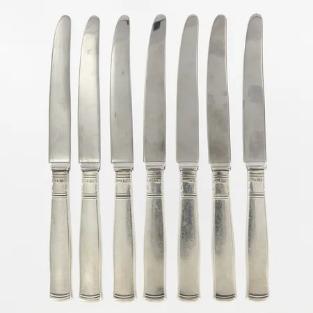Sju knivar, 16,6cm, blad i stål, silver 830/1000,  Vikt: 352 g