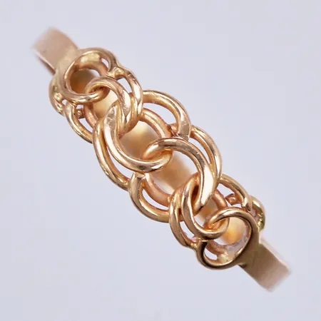 Ring Bismarck, stl: ca 17, bredd: ca 2-5mm, 18K  Vikt: 1,1 g