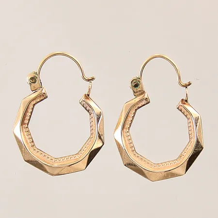 Ett par örhängen, 14x3mm, 14K  Vikt: 0,7 g