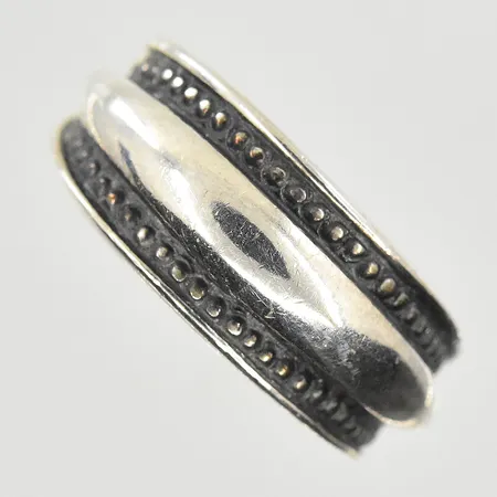 Ring, vikingaring, Snorre Smykker Norge, stl 17¼, bredd 6-10 mm, originalask medföljer, 925/1000 silver. Vikt: 5,5 g