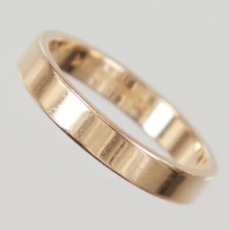 Ring, stl 19¾, bredd 4mm, gravyr, Schalin, 18K,  Vikt: 6,1 g