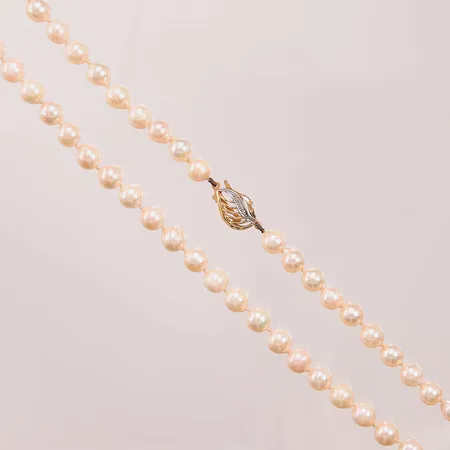 Pärlcollier, 48cm, odlade sötvattenspärlor ca 7mm, lås i 18K. Vikt: 0 g