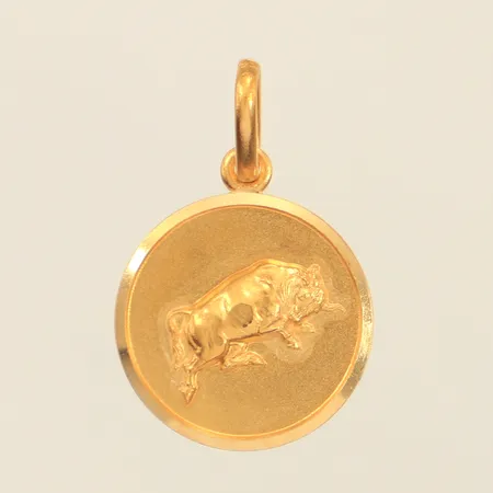 Hänge oxe, längd 22mm inklusive ögla, bredd 14mm, UnoAErre, 18K  Vikt: 2,1 g