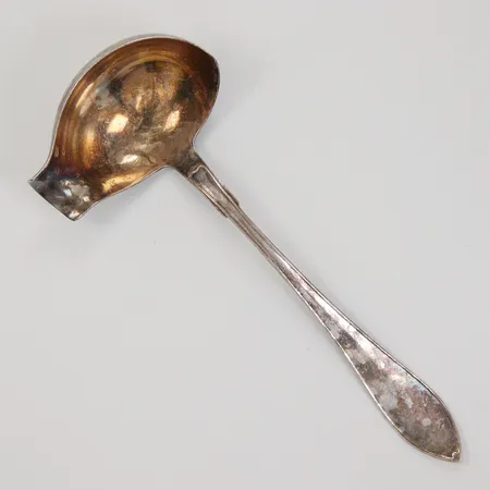 Såsslev, modell Svensk spetsig, längd 16,8cm, gravyr, CGH, silver, Vikt: 51,6 g