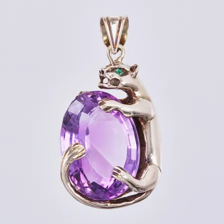 Hänge med ametist, längd ca 4cm, bredd ca 2-24mm, 14K Vikt: 17,3 g