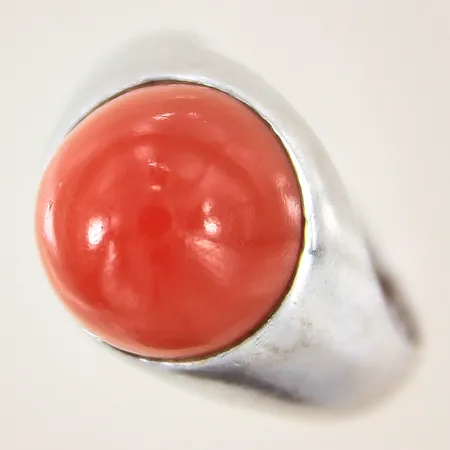 Ring med sten, stl 19¼, bredd 5-15mm, silver 830/1000 Vikt: 10,5 g