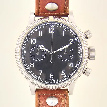 Herrur replika efter Flieger Chronograph, stål, automat, numrerad: 900/999, Ø42mm, kronograf, safirglas, läderband med grövre slitage, något repig boett, inga tillbehör 