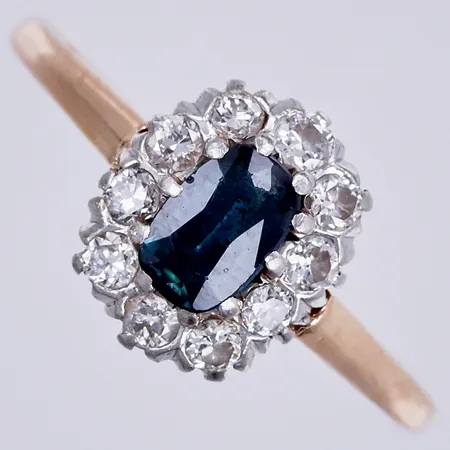 Ring med syntetisk safir och diamanter ca 10x0,01ct, stl: 16¼, 18K, 2,2g Vikt: 2,2 g