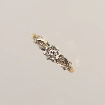 Ring tvåfärgad med vit sten, stl 16¾, bredd 2-5mm, 18K 2,6g 