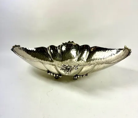 Skål/jardninär, stl 46x27 cm, nysilver. Skickas med postpaket.