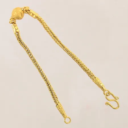 Armband med integrerad berlock, längd 17cm, bredd 2,5-8mm, Thai guld, 1/2 bath, buckligt, 23K Vikt: 7,6 g