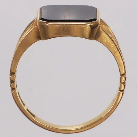 Klackring, onyx, Johanssons Guldsmedsverkstad, stl 21½, bredd 3-14,6mm, 18K  Vikt: 8,1 g