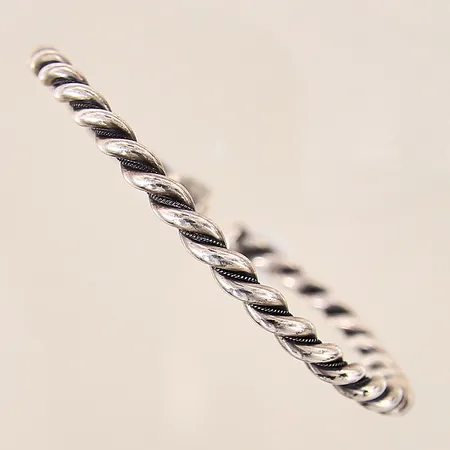 Armring, stel, Ø70mm, bredd 5mm, skev, silver 925/1000 Vikt: 25 g