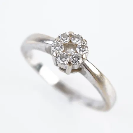 Ring m diamanter, vitguld, stl 19(60), Ø7mm, 18k Vikt: 4,3 g