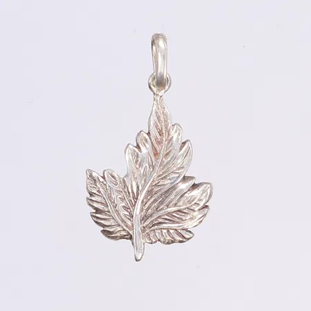 Hänge, Löv, längd inkl ögla 30mm, bredd 15mm, 830/1000 silver Vikt: 1,5 g