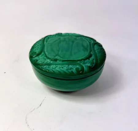 Burk med lock, Curt Schlevogt, Ingrid glas, Gablonz, Bohemia, Ø10 cm, glas