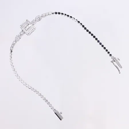 Armband med diamanter ca tot 0,35ct, 18,5cm, bredd 2-11mm Vikt: 7,2 g