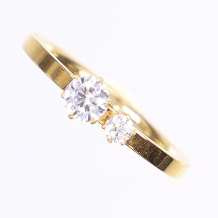 Ring med vita stenar, Edblad, stl 19½, bredd 2-5mm, gulmetall 