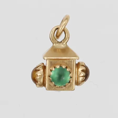 Berlock med olikfärgade stenar, höjd inkl. ögla: 13mm, bredd: 10mm, smärre bruksslitage, 18K guld.  Vikt: 1,6 g