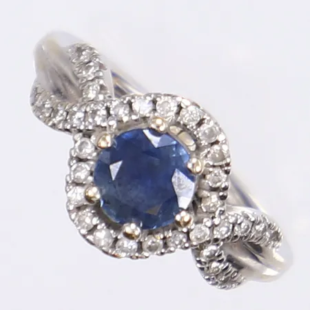 Ring med safir och diamanter, ca tot 0,30ct, stl 17, bredd 1,5-10,5mm, vitguld, gravyr, 14K Vikt: 4,4 g