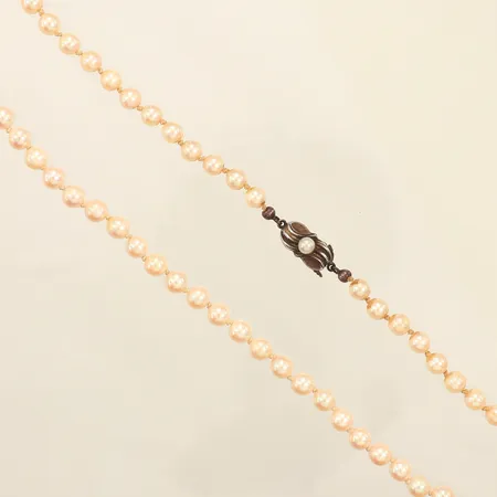 Pärlcollier, odlade saltvattenspärlor Ø5,5-5,9mm, längd 85cm, silverlås 835/1000  Vikt: 34,4 g