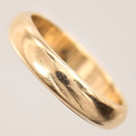 Ring, stl 18¾, bredd 5mm, bucklig, 18K  Vikt: 2 g