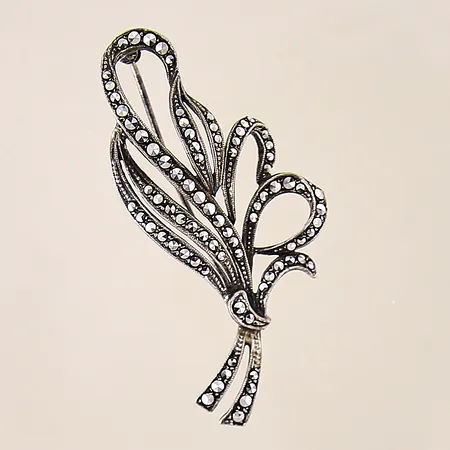 Brosch med markasiter, 55x23mm, silver 830/1000 Vikt: 6,2 g