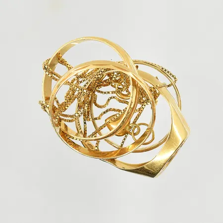 Diverse defekt guld, 18K. Vikt: 8,9 g