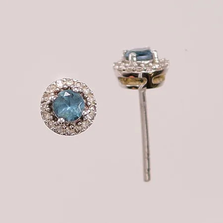 Ett par örhängen, diamanter ca 0,05ctv/örhänge, 5mm, snurrebussar saknas, blå stenar, 18K 0,9g.