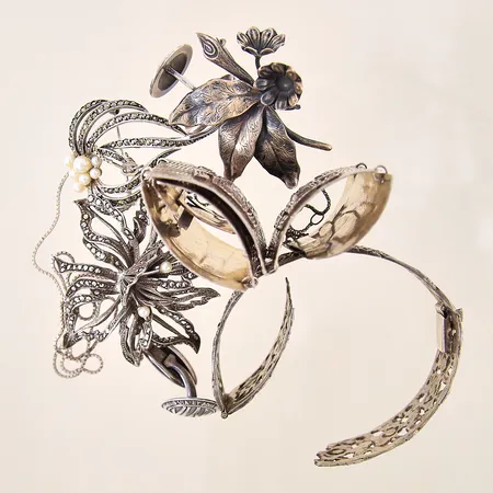 Diverse silversmycken, av/defekt, trasig säkerhetskedja, skeva, saknar stenar, silver 830-925/1000 Vikt: 126,6 g