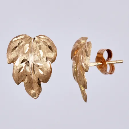 Ett par örhängen Löv, längd ca 1,5cm, bredd ca 10mm, 18K  Vikt: 0,9 g
