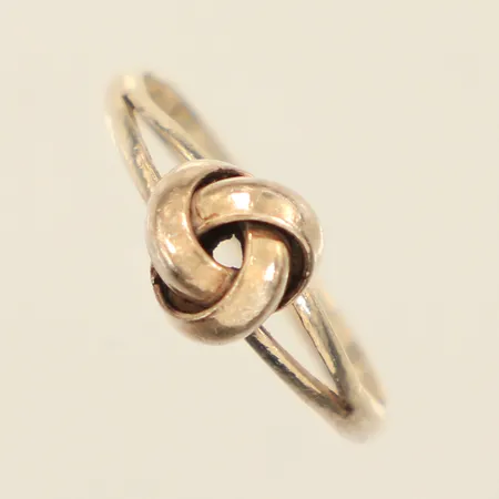 Ring, stl 16, bredd ca 2-7mm, 925/1000 silver  Vikt: 1,4 g