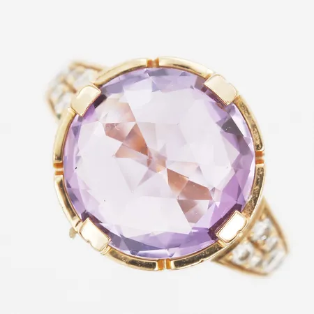 Cocktailring, Bvlgari Parentesi, stl 17, med cushionslipad ametist och diamanter ca 0,26ctv, #344903154, 18K roséguld, cert 2012, och box  Vikt: 7,9 g