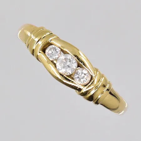 Ring med vita stenar, stl 17¼, 14K Vikt: 1,7 g