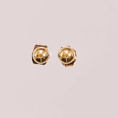 Ett par örhängen, 4mm, 18K 0,4g.