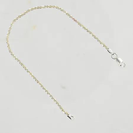 Armband, längd 19½ cm, bredd 2 mm, 925/1000 silver. Vikt: 2,3 g