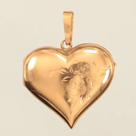 Hänge, medaljong, hjärta, längd 30mm, bredd ca 24mm, buckligt, 14K Vikt: 3,4 g