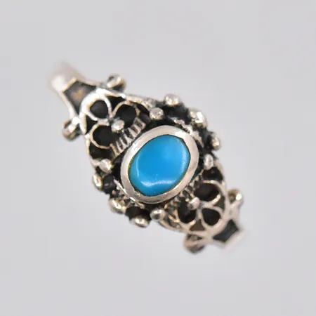 Ring med turkosfärgad sten, stl 18, silver Vikt: 2,5 g