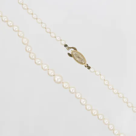 Pärlcollier med odlade saltvattenpärlor, doserat, Ø 4-7 mm, längd: 38 cm, lås i silver, bruttovikt: 12,1g. 
