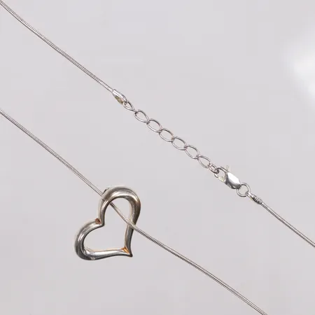 Collier, hjärta, Guldfynd, 40-43cm, 925/1000 silver Vikt: 7,9 g