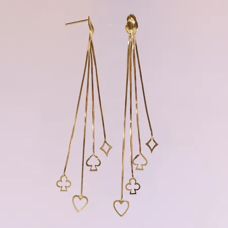 Ett par örhängen, ca 96x13mm, en snurrebuss saknas, 18K.  Vikt: 6,1 g