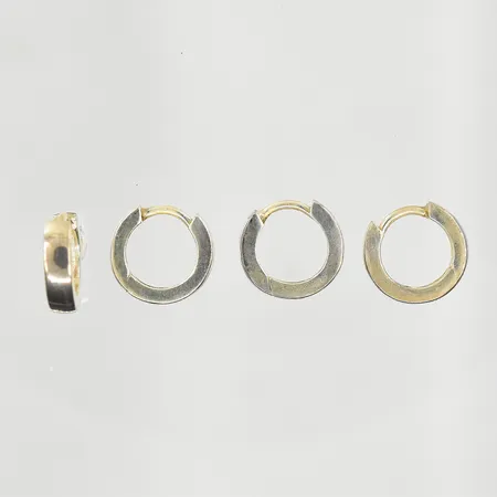 4 örhängen, Ø12 mm, silver. Vikt: 4,6 g